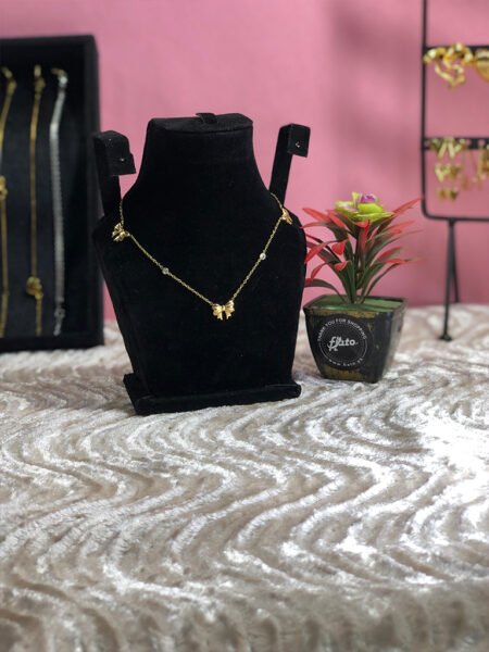 Bulky Bow and Stones Neckchain